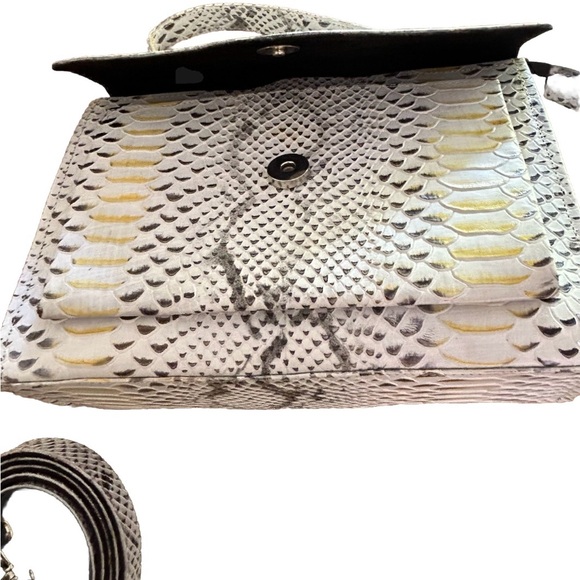 Women leather hangbag snake embossed design unique style NEW - Picture 5 of 12
